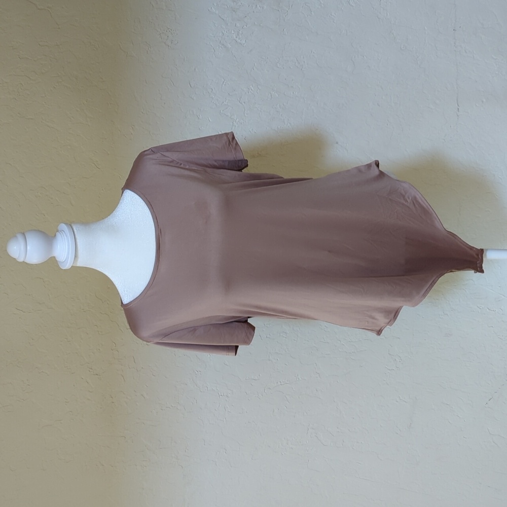 3/$20🌟 And Now This Tan Short Sleeve Bodysuit Size XL
